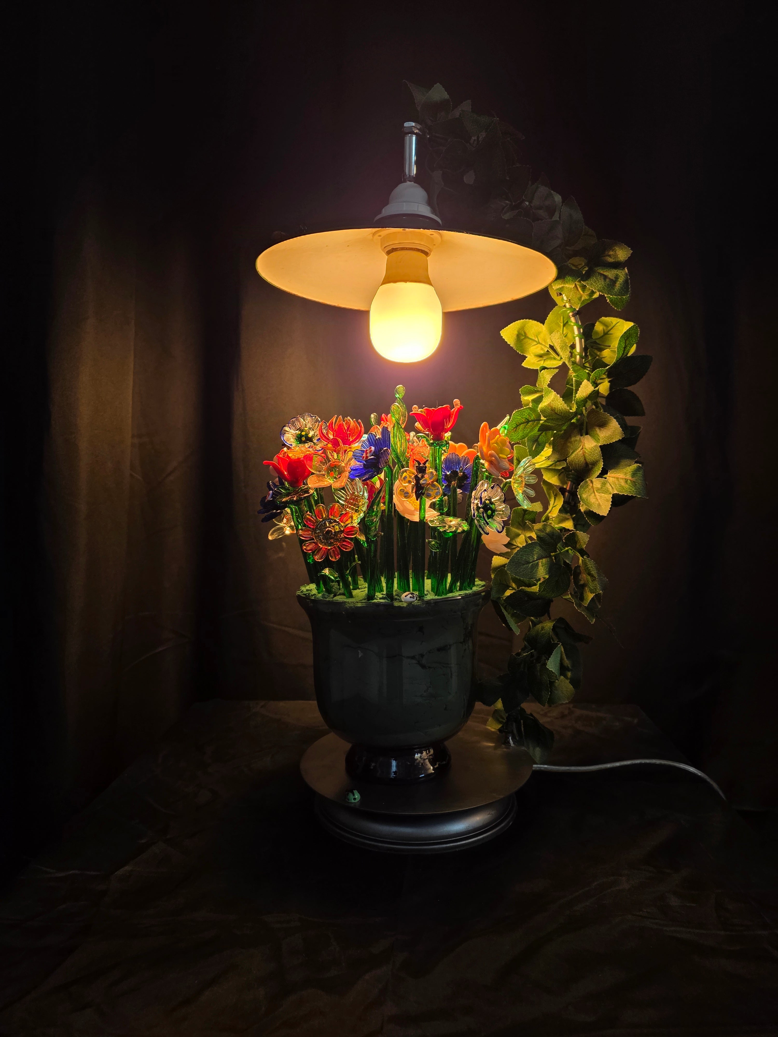Lampada / Little eden